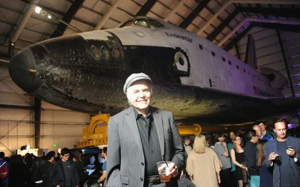 700031849ao00062yurisnig.jpg