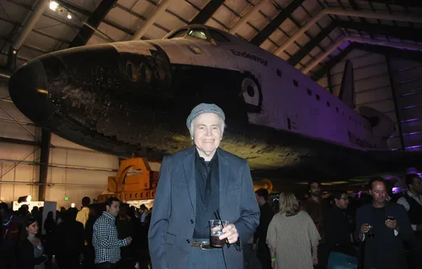 700031849ao00061yurisnig.jpg