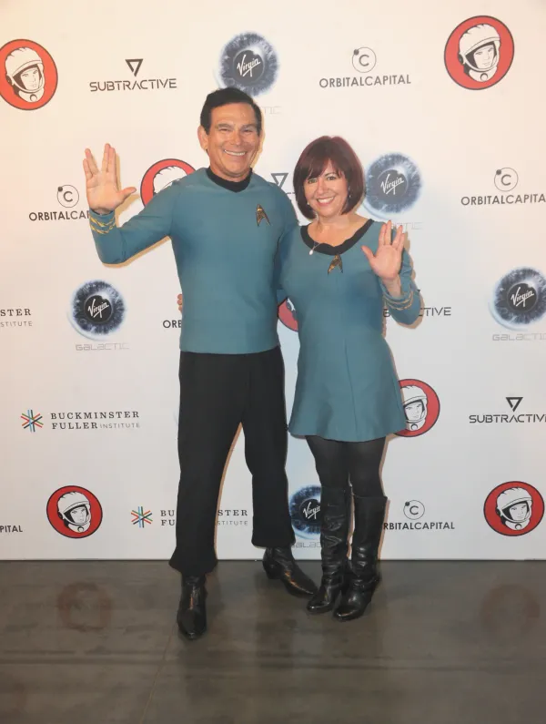 700031849ao00110yurisnig.jpg