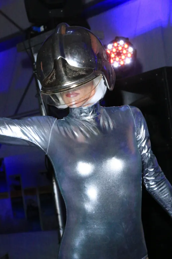 img0716bd80.jpg