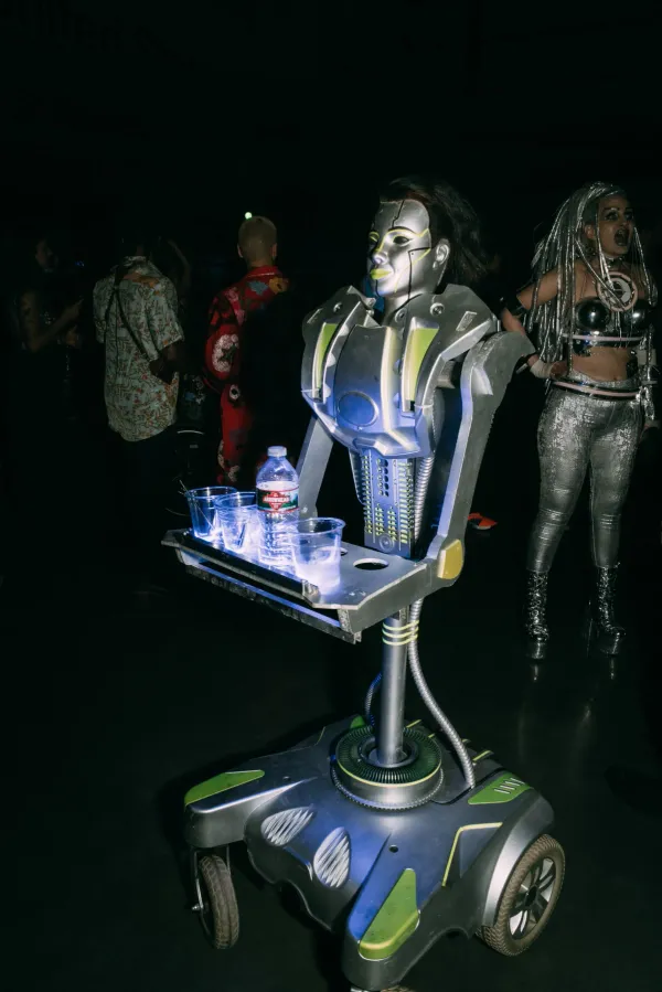 sylayurisnight220409-roaming1251.jpg
