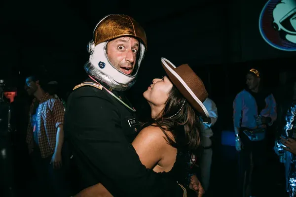 sylayurisnight220409-roaming1275.jpg