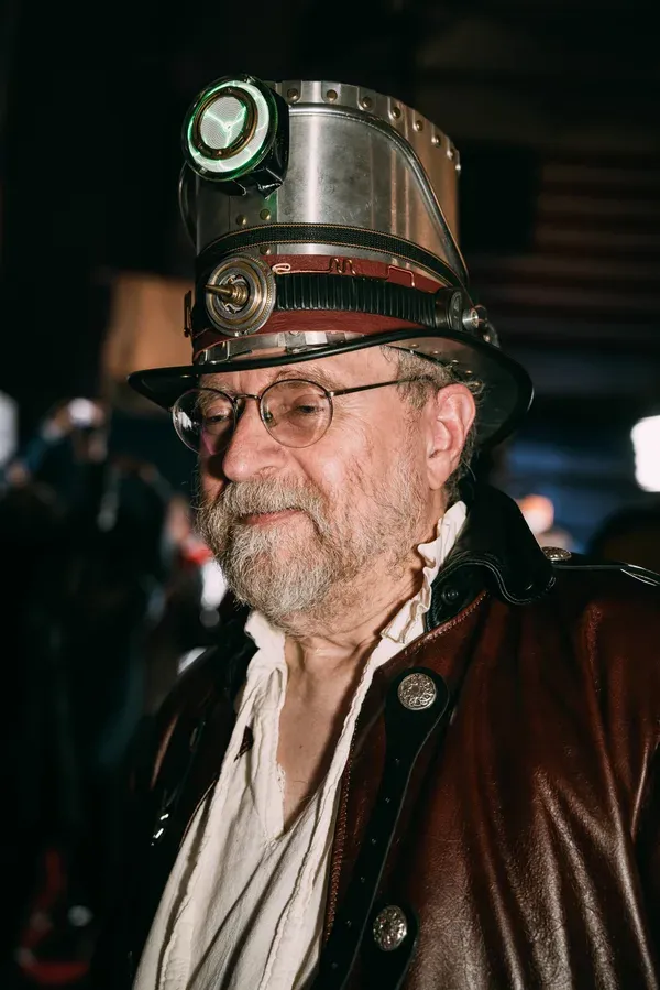 sylayurisnight220409-roaming881.jpg